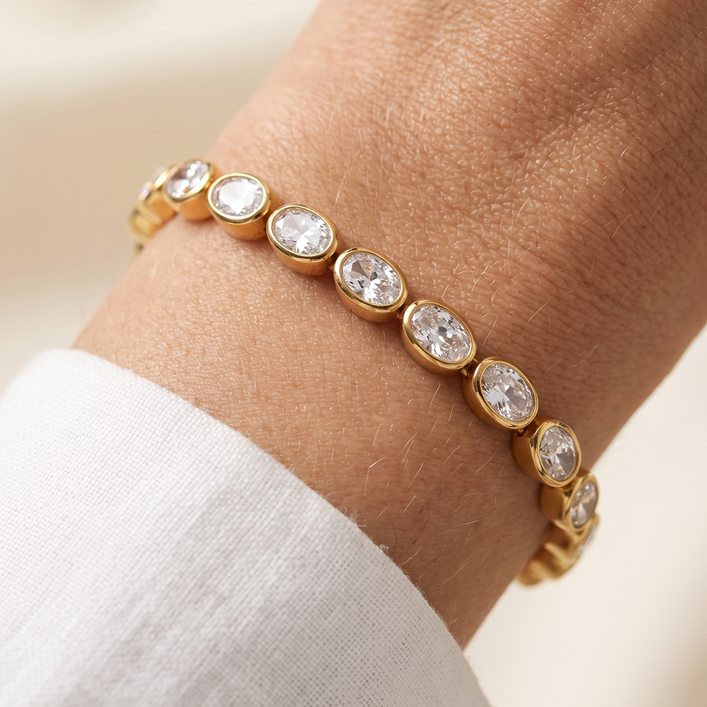 Round Bezel Set Zircon 316 Stainless Steel Gold Tone Women Bracelet for Chic Daily Styling With Uniform Delicate Sparkle
