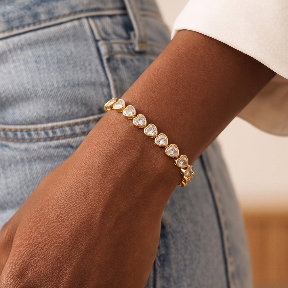 Heart Bezel Set Zircon 316 Stainless Steel Gold Tone Women Bracelet for Sweet Daily Styling With Uniform Lovely Sparkle