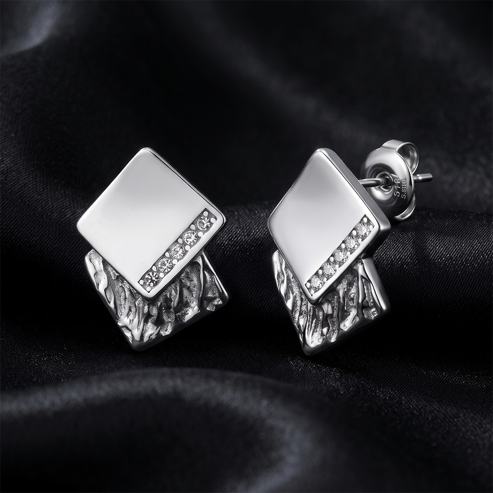 HTKE25 Princess Cut Square Cubic Zircon Stud Earrings 316 Stainless Steel Non Tarnish Gold Tone Sparkle Elegant Party Jewelry