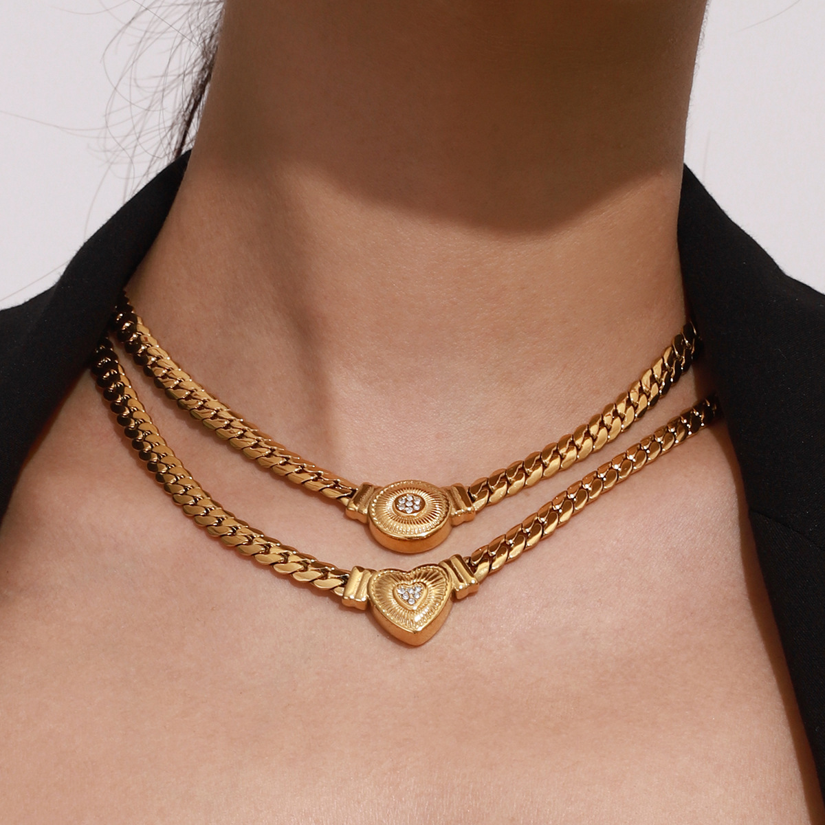 Vintage Designer 18k Gold Stainless Steel PVD Gold Plated Link Chain Rhinestone Heart Necklace Choker Jewelry